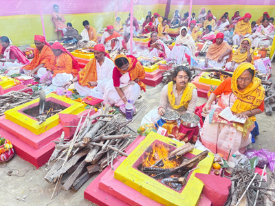 Gita Yajna was performed at Parmarth Sadhak Sangha temple at Agartala on December 7.